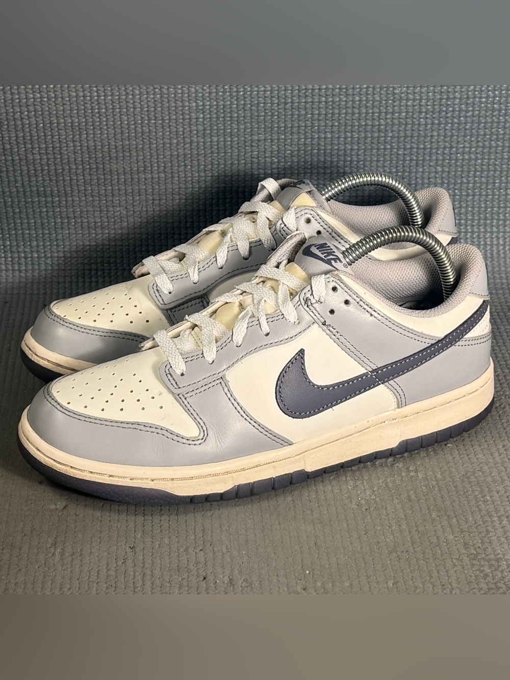 Nike Dunk Low Platinum Tint Light Carbon GS Sneakers FB9109-101 Men’s Size 7Y